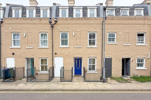3 bedroom townhouse for sale, St. Matthew's Gardens, Cambridge