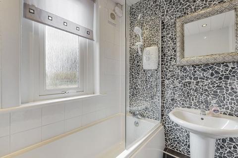 9 Cameron Drive, ML10 6ED