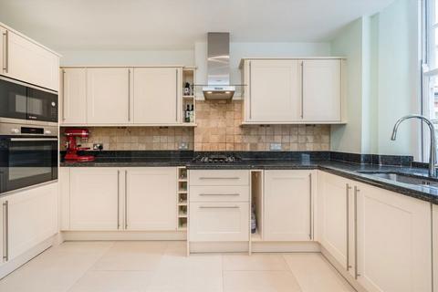 3 bedroom flat for sale, Coleherne Court, London SW5