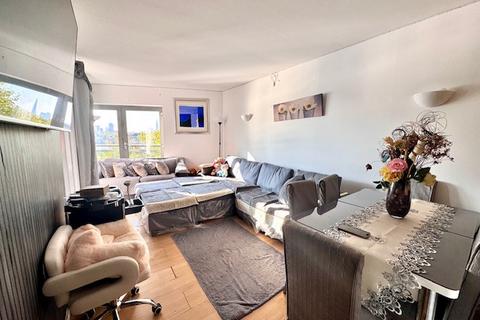 2 bedroom flat for sale, Hutchings Wharf, 1 Hutchings Street, London, E14