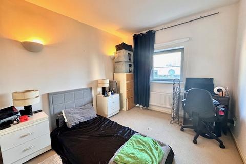 2 bedroom flat for sale, Hutchings Wharf, 1 Hutchings Street, London, E14