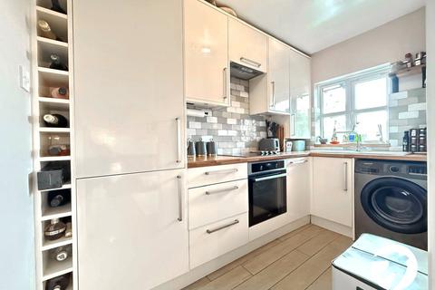 2 bedroom flat for sale, Halley Gardens, Lewisham, London, SE13