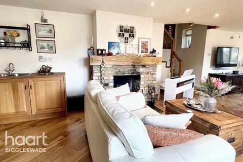 5 bedroom detached house for sale, Warden Road, Biggleswade