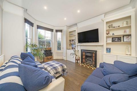 3 bedroom flat for sale, Latchmere Road, London SW11