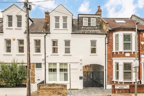Southfields Road, London SW18