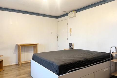 undefined, Kilberry Close, Isleworth