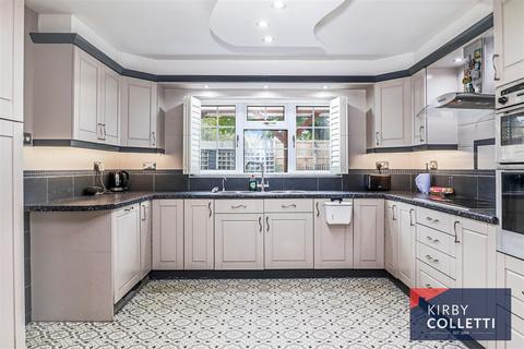 undefined, Beechfield, Hoddesdon