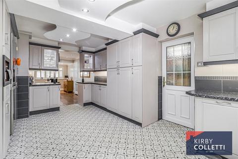 undefined, Beechfield, Hoddesdon