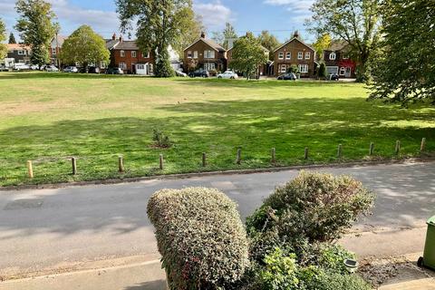 undefined, Burhill Road, Walton-on-Thames KT12