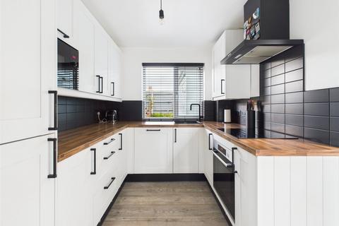 10 Bathleaze, Kings Stanley, Stonehouse, GL10 3JW