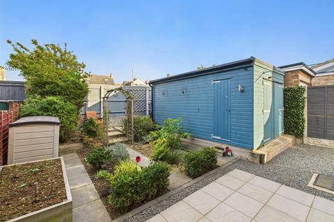 10 Bathleaze, Kings Stanley, Stonehouse, GL10 3JW