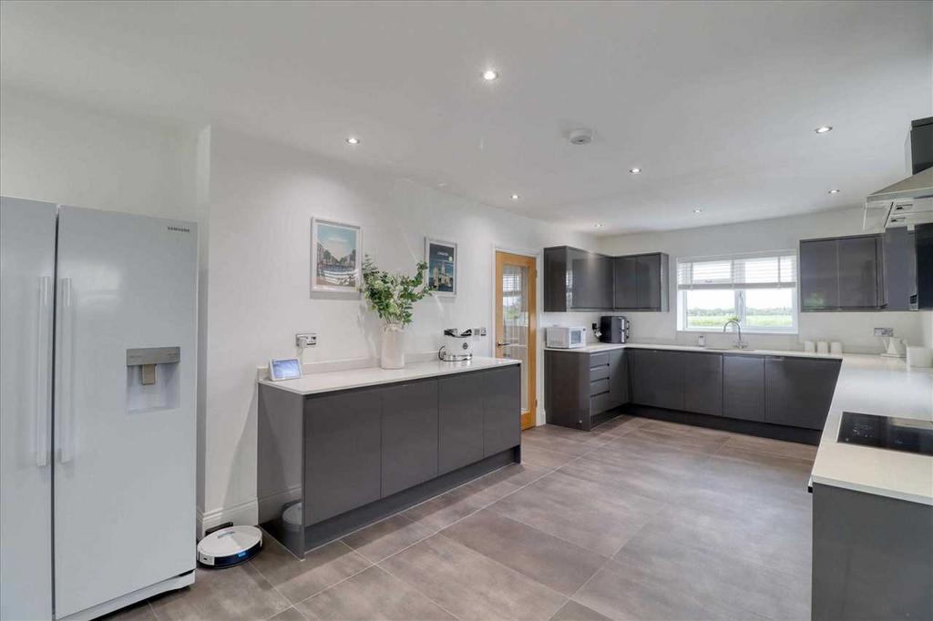 Kitchen/Breakfast