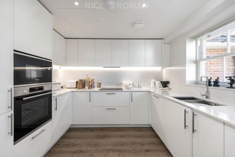 undefined, Lower Teddington Road, Kingston Upon Thames KT1