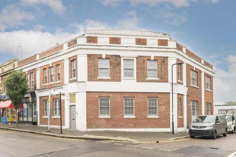 1 bedroom flat for sale, Horn Lane, London W3
