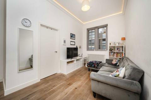 1 bedroom flat for sale, Horn Lane, London W3