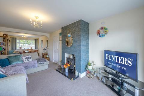 3 bedroom semi-detached bungalow for sale, Kenilworth Close, Wordsley, DY8 5HW
