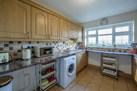 3 bedroom semi-detached bungalow for sale, Kenilworth Close, Wordsley, DY8 5HW