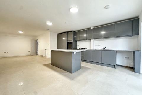 5 bedroom semi-detached house to rent, Denecroft Crescent, Uxbridge, UB10