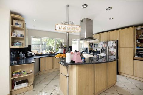 5 bedroom house for sale, The Ridgeway, London N3