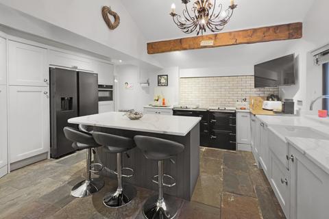 4 bedroom cottage for sale, Bowfields Lane Balderstone, Blackburn, BB2