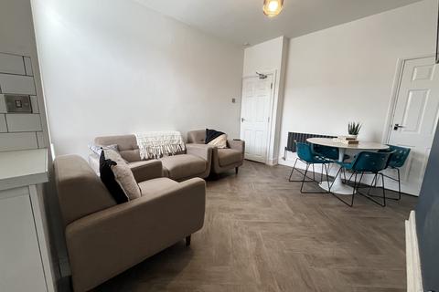 4 bedroom terraced house to rent, Lincoln LN1