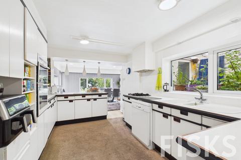 5 bedroom end of terrace house for sale, Peace Haven Church Road, Benfleet, SS7