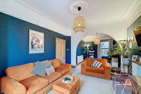 3 bedroom semi-detached house to rent, Liverpool Road, Southport PR8