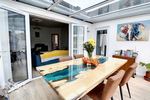 3 bedroom semi-detached bungalow for sale, Wychwood Avenue, Coventry