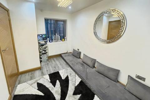 3 bedroom end of terrace house for sale, Yarburgh Street, Whalley Range, Greater Manchester, M16