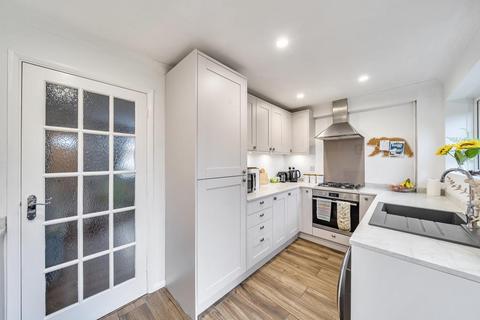 32 Ashgrove, Steeple Claydon, Buckingham, MK18 2NW