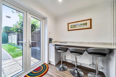 32 Ashgrove, Steeple Claydon, Buckingham, MK18 2NW