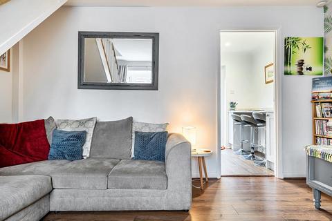 32 Ashgrove, Steeple Claydon, Buckingham, MK18 2NW