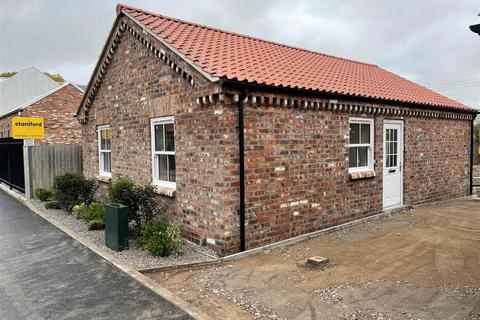 2 bedroom detached bungalow for sale, Houndale Bank, Driffield YO25