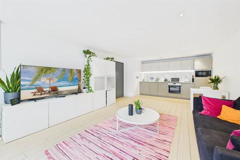 1 bedroom flat for sale, Canalside Square, London, N1