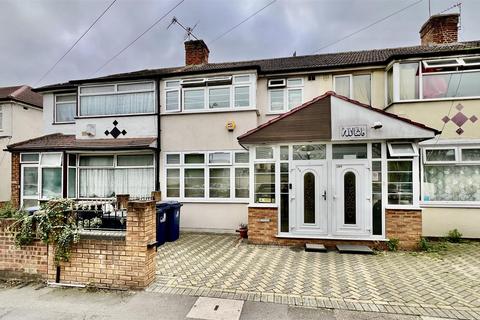 3 bedroom terraced house for sale, Scotts Road, Southall UB2