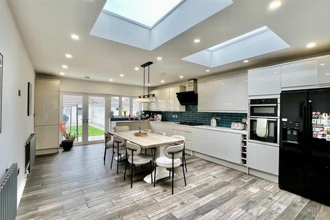 3 bedroom terraced house for sale, Scotts Road, Southall UB2