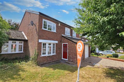 4 bedroom detached house for sale, Wheatland Close, Oadby