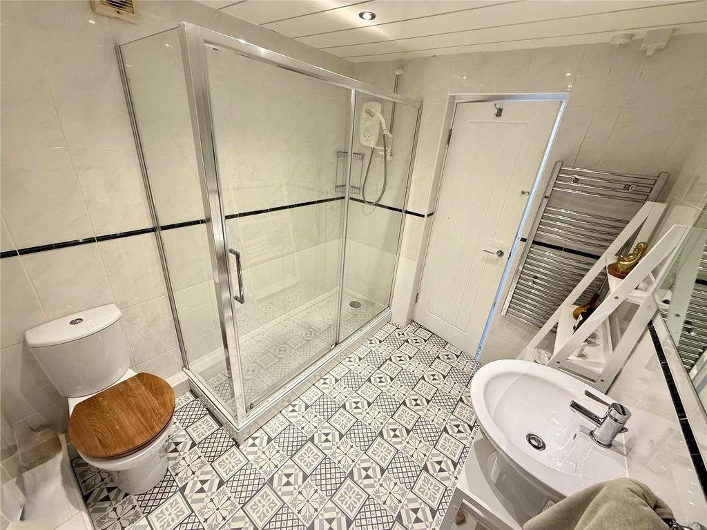 Shower Room (1)