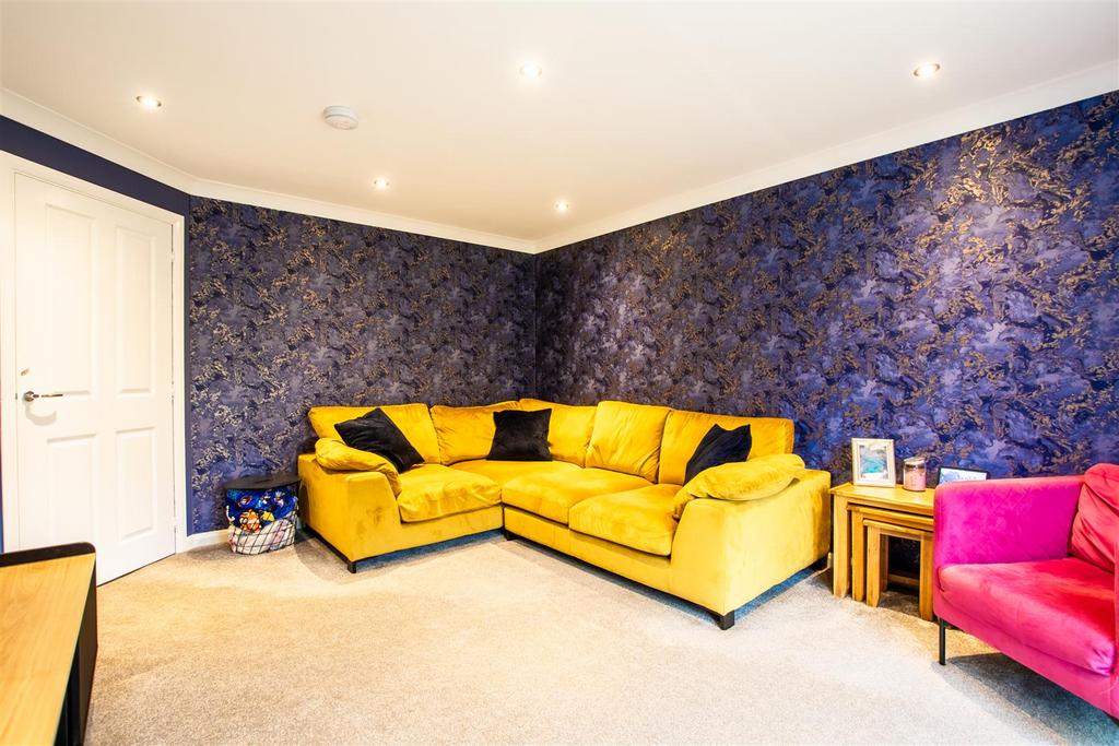 Lounge-1.jpg