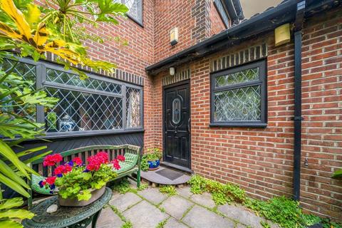 Heathway, London SE3