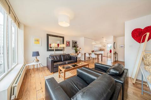 2 bedroom flat to rent, Chesterton Square, London W8