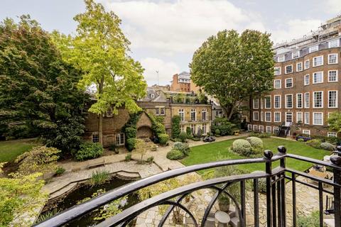 Green Street, London W1K