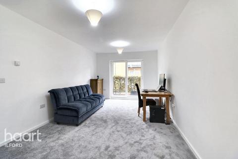 2 bedroom flat for sale, Clark Grove, Ilford