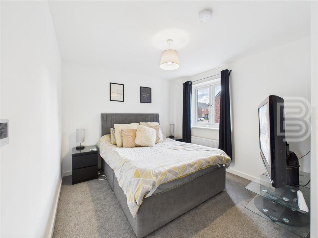 Bedroom 1 (2).jpg