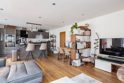 2 bedroom apartment for sale, Stour Street, Canterbury
