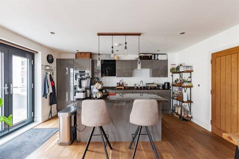 2 bedroom apartment for sale, Stour Street, Canterbury