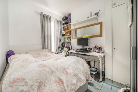 25 Kilravock Street, London, W10 4HX