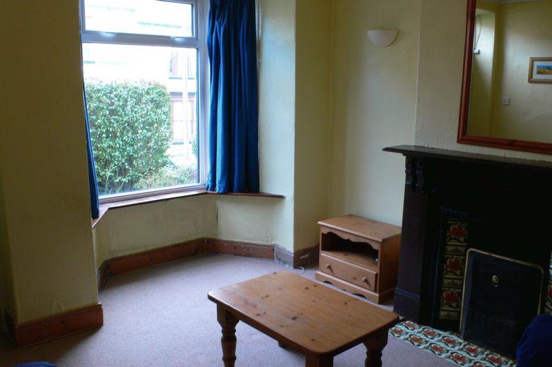 121 Forres Road, Crookes, S10 1WD 3 bed terraced house £575 pcm (£133 pw)