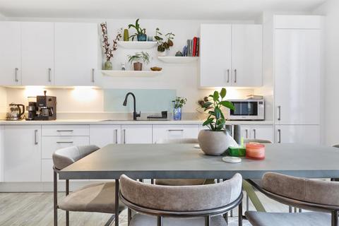 2 bedroom flat for sale, Printworks Apartments, London NW10