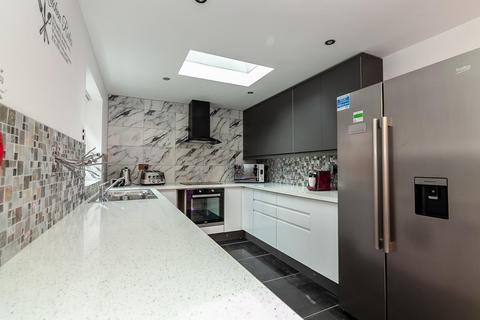 7 bedroom terraced house to rent, Albion Road